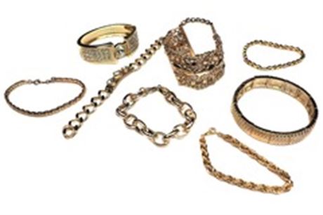 55 pcs-- Department Store Bracelets-- all Goldtone-- $1.79 pcs