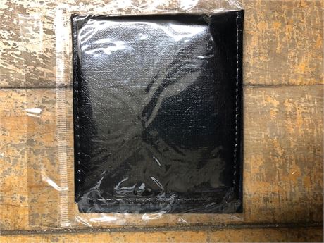 24 Men's Vinyl wallets black color